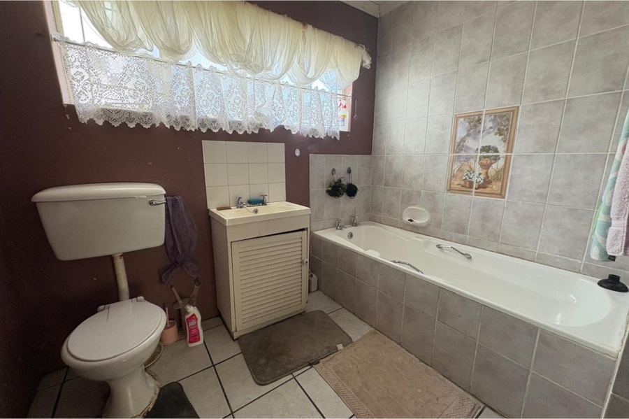 3 Bedroom Property for Sale in Memel Free State